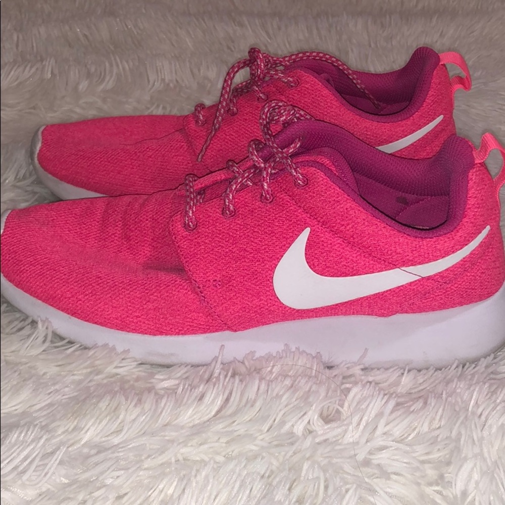 Nike Roshe One PINK (8.5)